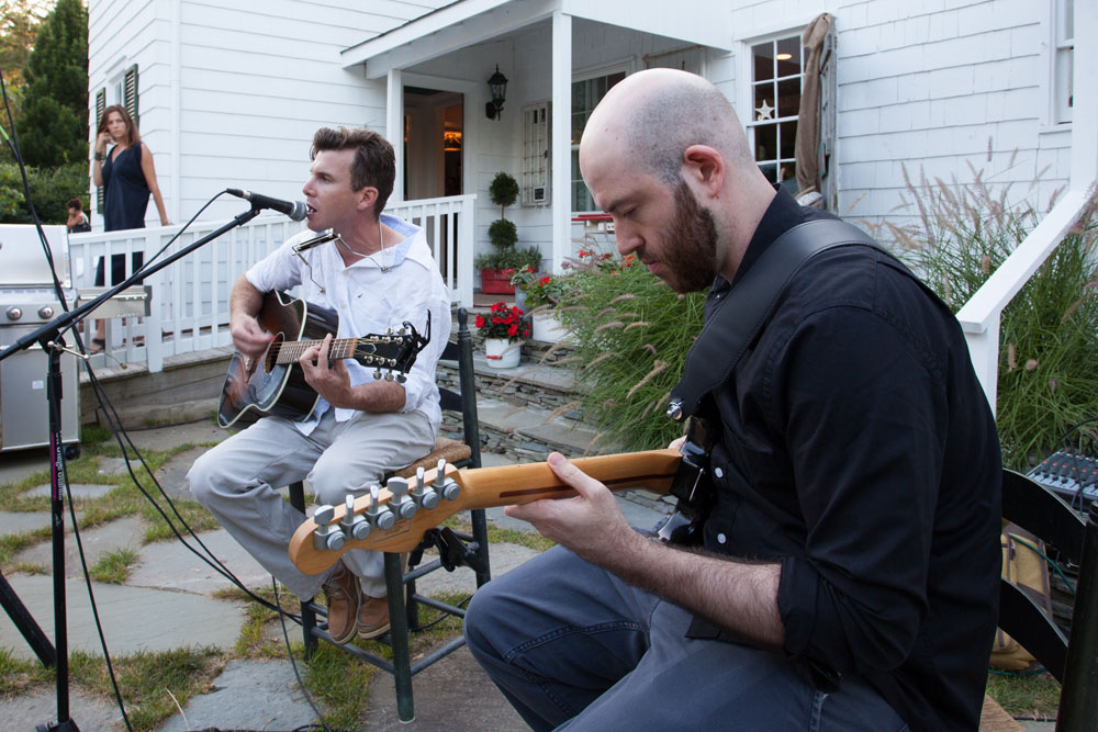 Luke Schwartz, foreground, and John DiVello perform. (Credit: Katharine Schroeder)