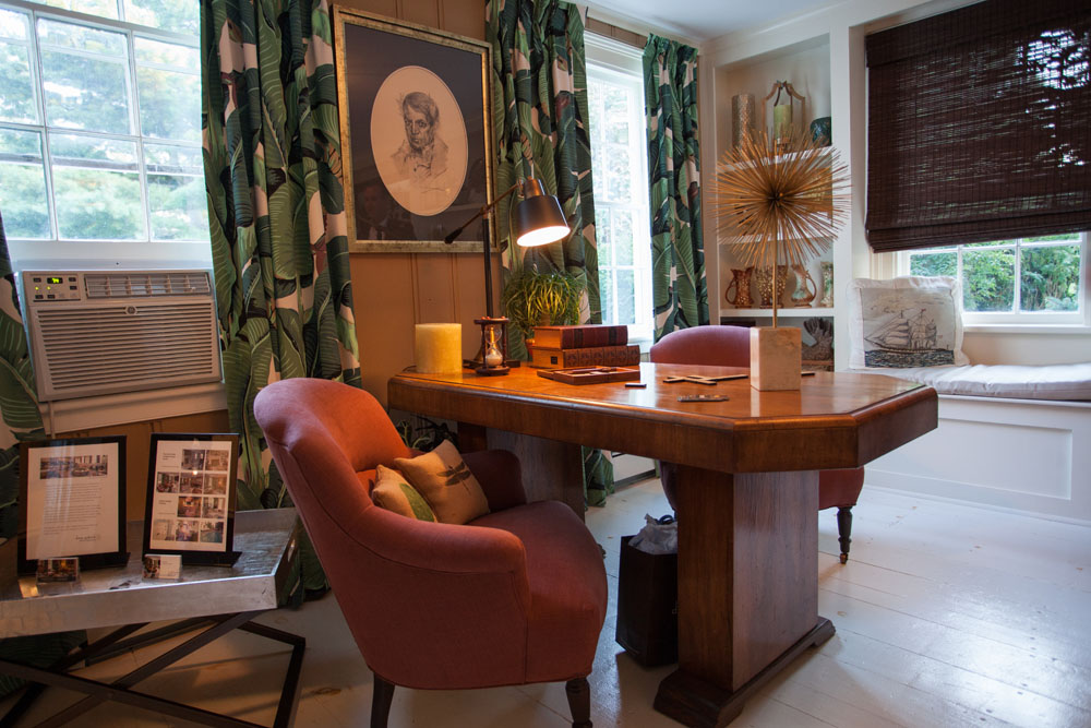 The library area in the living room designed by Drew Altt of Bay Shore. (Credit: Katharine Schroeder)