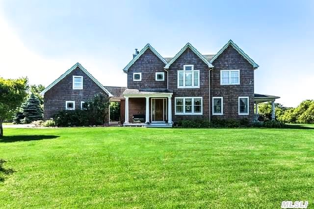 1320 Harbor Ln