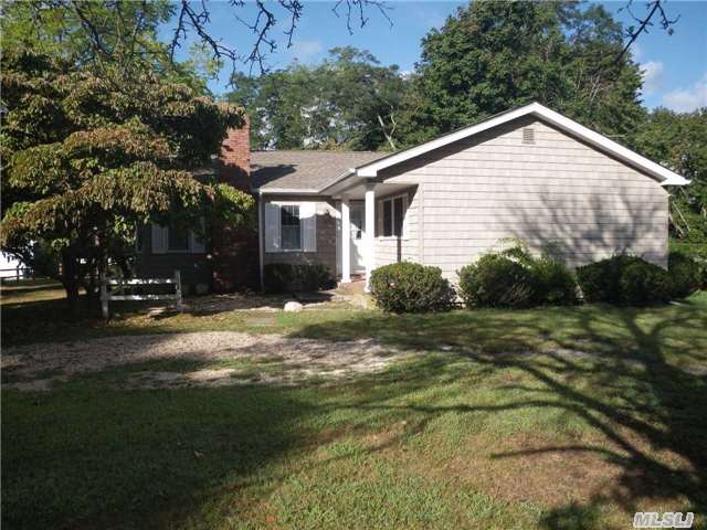 403 Lilac Ln