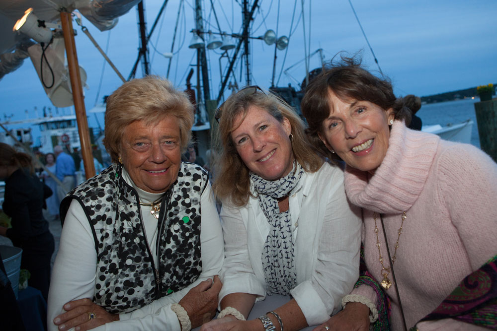From left: Judee von Seldeneck of Philadelphia, Alison Byers of Cutchogue and Laurada Byers of Philadelphia at Friday's tk. (Credit: Katharine Schroeder photos)