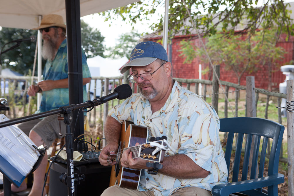 Bruce MacDonald and Lindsay Reeve (background) of Barbecue Bruce and the Brisket Brothers.