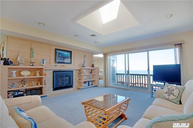 109 Fox Hill Dr
