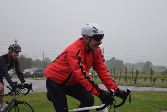 Matt Lauer pulls into Macari Vineyards and Winery in Mattituck. (Credit: Vera Chinese)