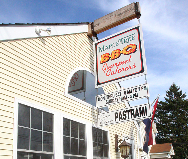 maple tree BBQ Riverhead