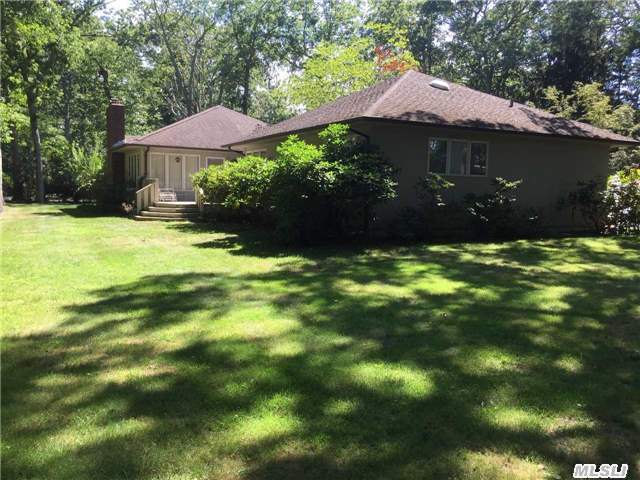 100 Lighthouse Ln