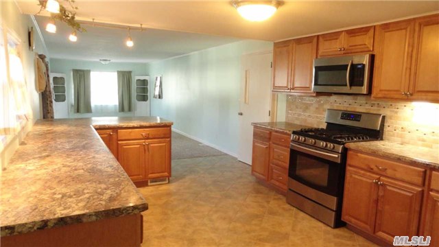 1661-162 Old Country Rd