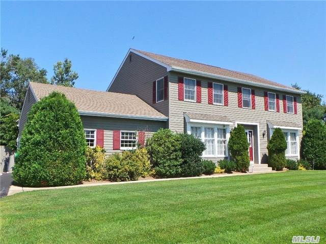 4 Michaels Ln