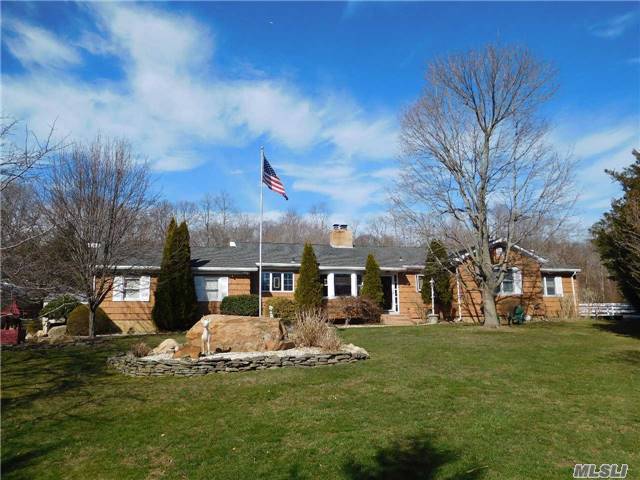 6 Sebastian Dr