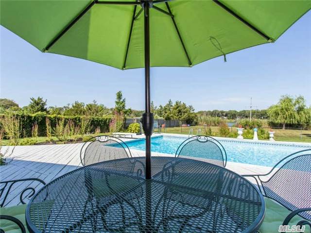 735 Waterview Dr