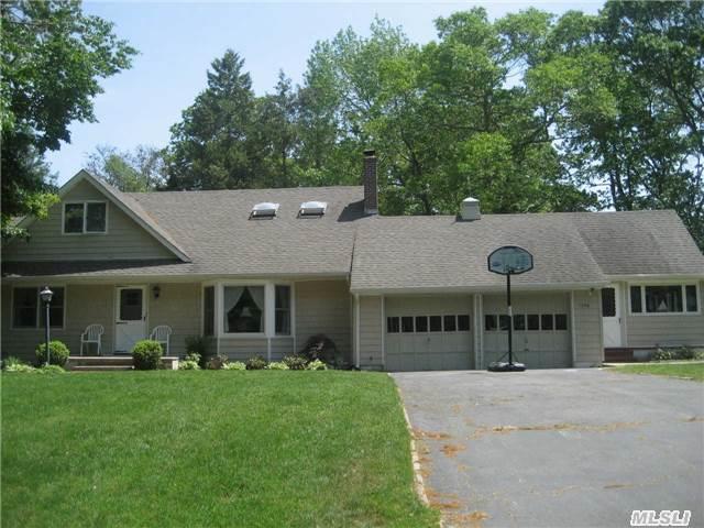 1350 Woodcliff Dr