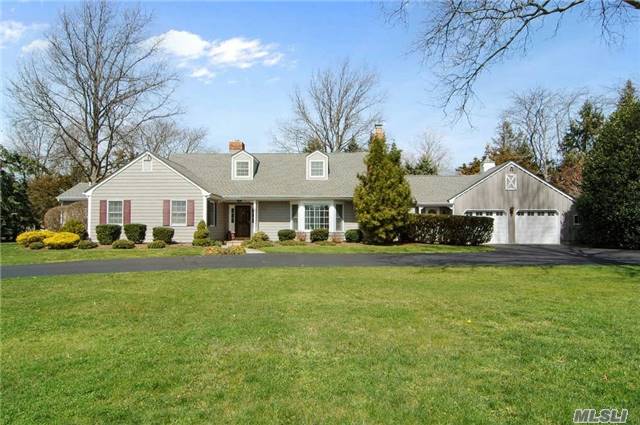 2105 Country Club Dr