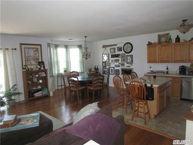 308 Willow Pond Dr