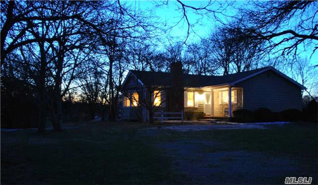 403 Lilac Ln
