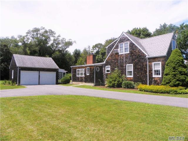 320 Maple Ln