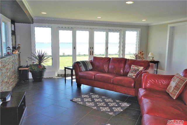 339 Peconic Bay Blvd