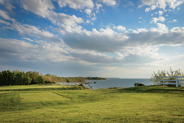 Island’s End golf course sixteenth hole with views of the Long Island Sound. (Credit: Courtesy photo)