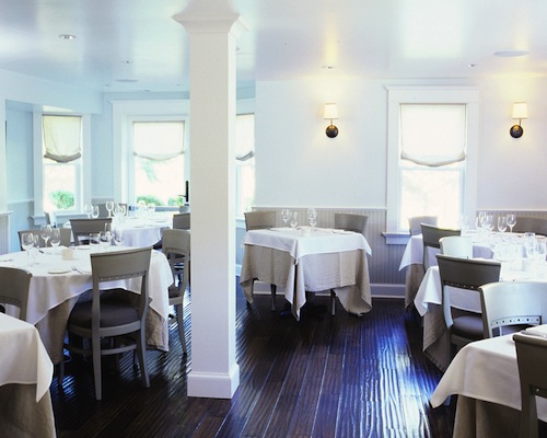 north-fork-table-inn-southold-interior