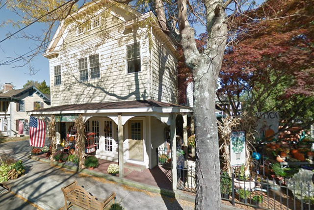 Clarke's Garden Center Greenport