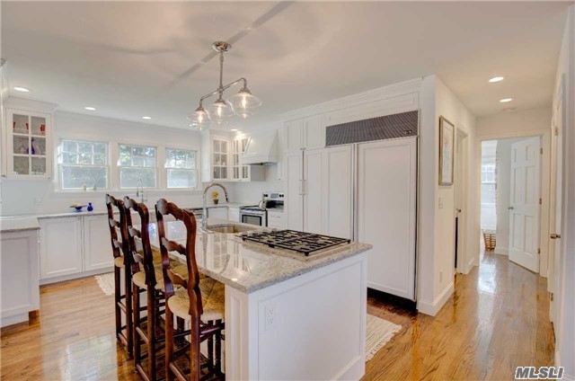 755 Luptons Point Rd