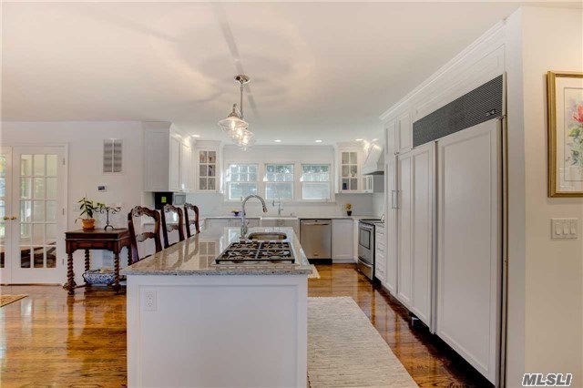 755 Luptons Point Rd